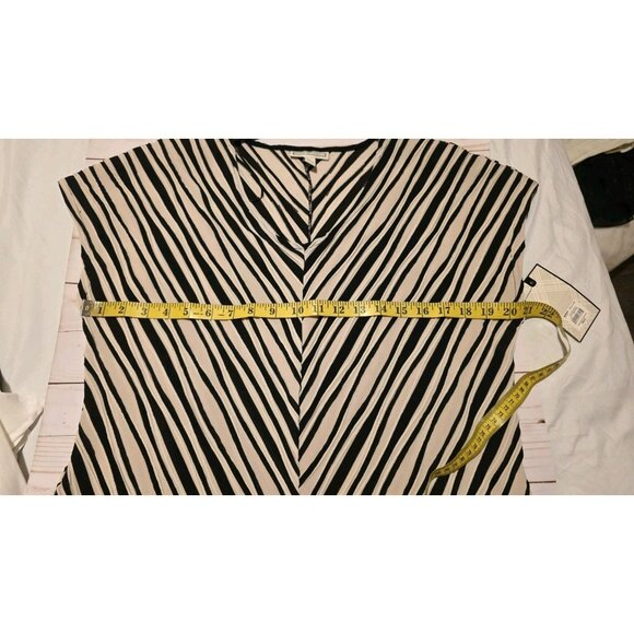 Dana Buchman Blouse Pullover Vneck Womens Size XL Office Preppy Church NWT - Picture 9 of 10